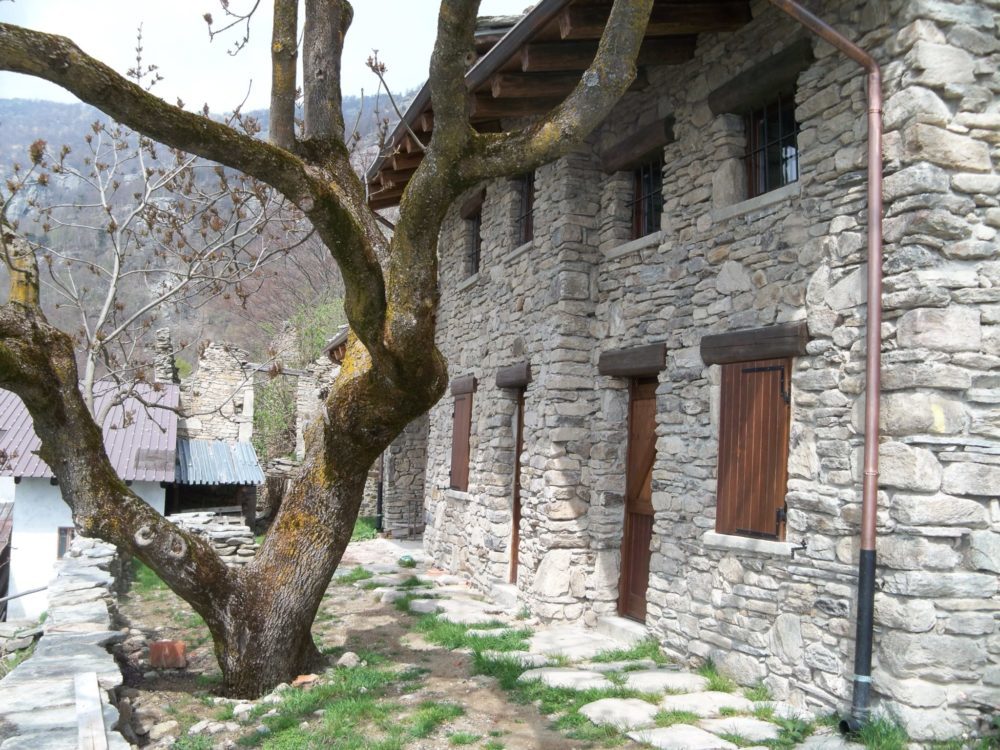 Ristrutturazione ex-novo Baita in pietra